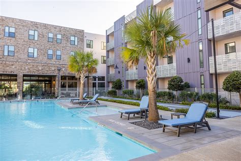 Dickinson Luxury Apartments .